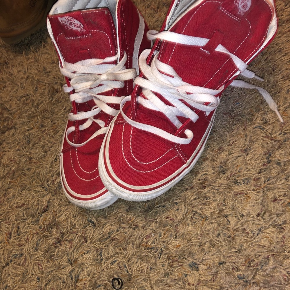 Red vans - Picture 2 of 2